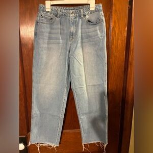 Stylish Light Blue Raw Hem Jeans